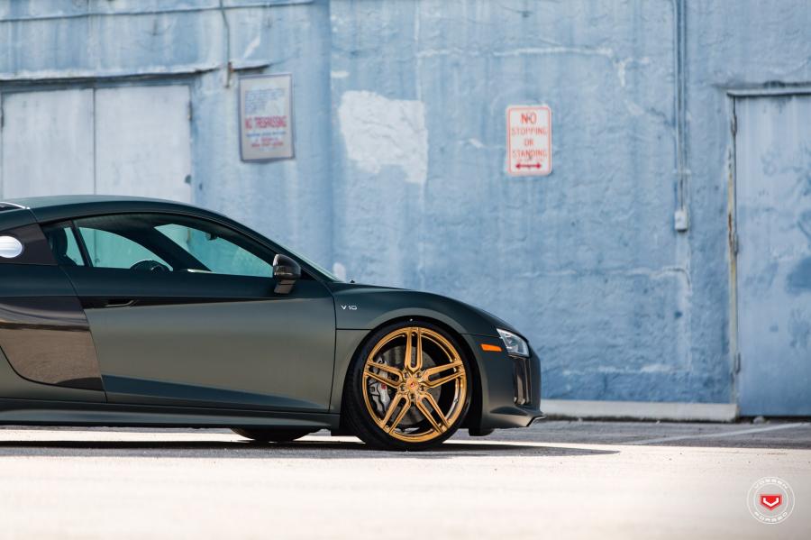  Audi R8 V10 on Vossen Wheels (HC-1) 2016 года  (фото 28 из 47)